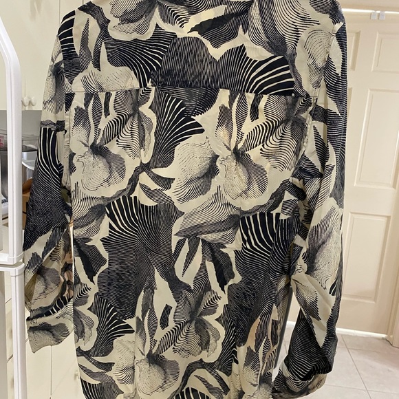 Kenneth Cole button down - Picture 4 of 4